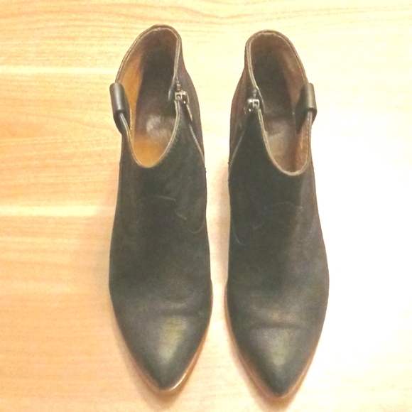 Frye "Reina" Black Nubuck Leather Ankle Boots in Size 9.5M - Picture 2 of 11